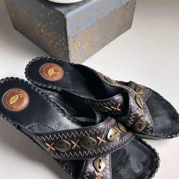 Nurture Kachina Brown Leather Button Mules Shoes - Picture 4 of 6